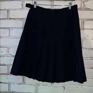 Vintage pleated tennis skirt long enough for workwear woolly & structured